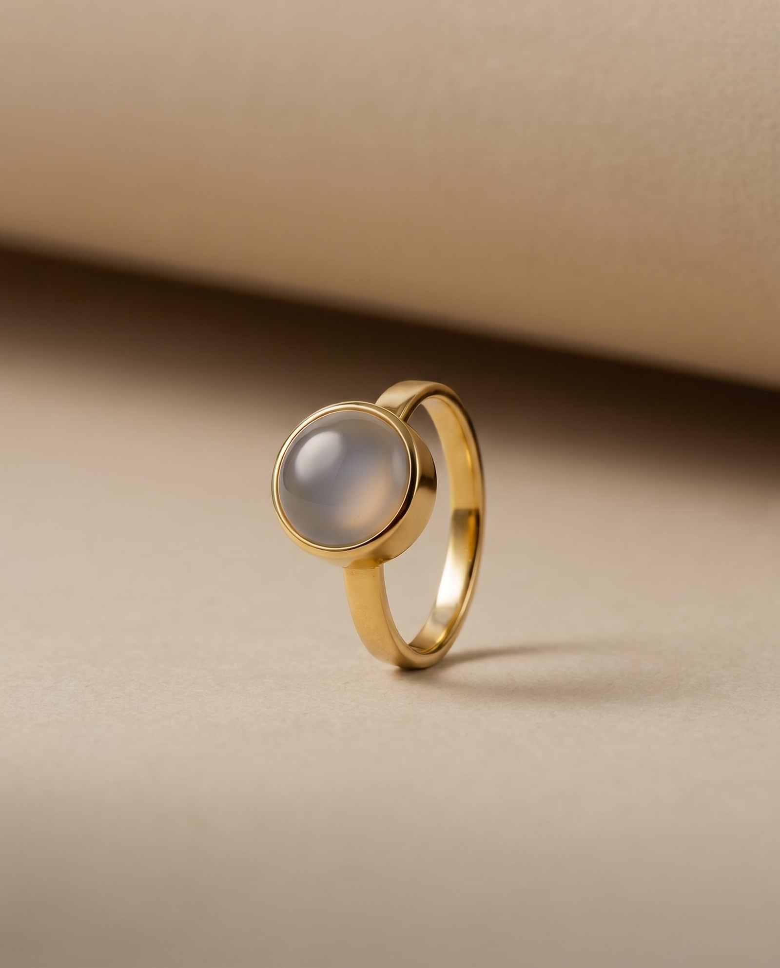 Grijze Maansteen Ring verguld
