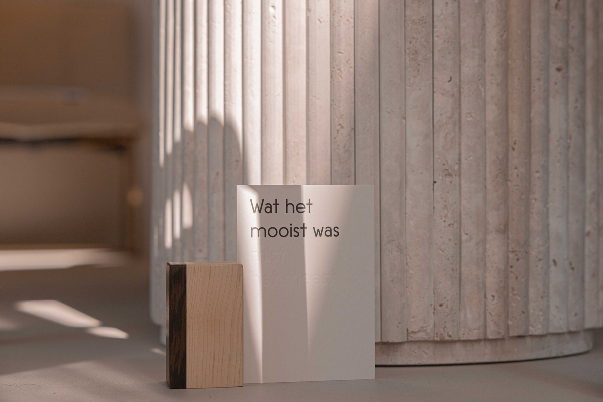 Mini urne met gleufje, Es + wengé
