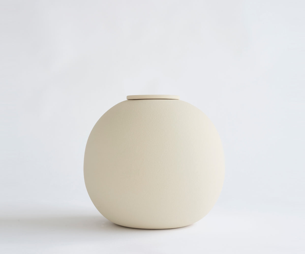 Eco keramieken urn DIONA – beige engobe, 4L - zijaanzicht