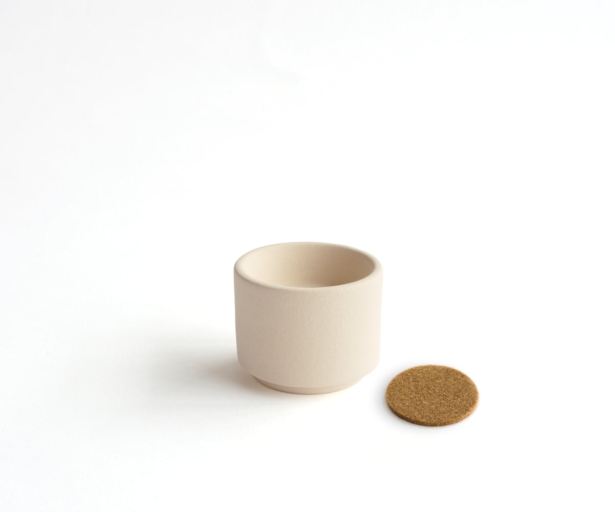 Mini urn met theelichthouder 'HELIOS' – beige engobe, 50 ml (foto 4)
