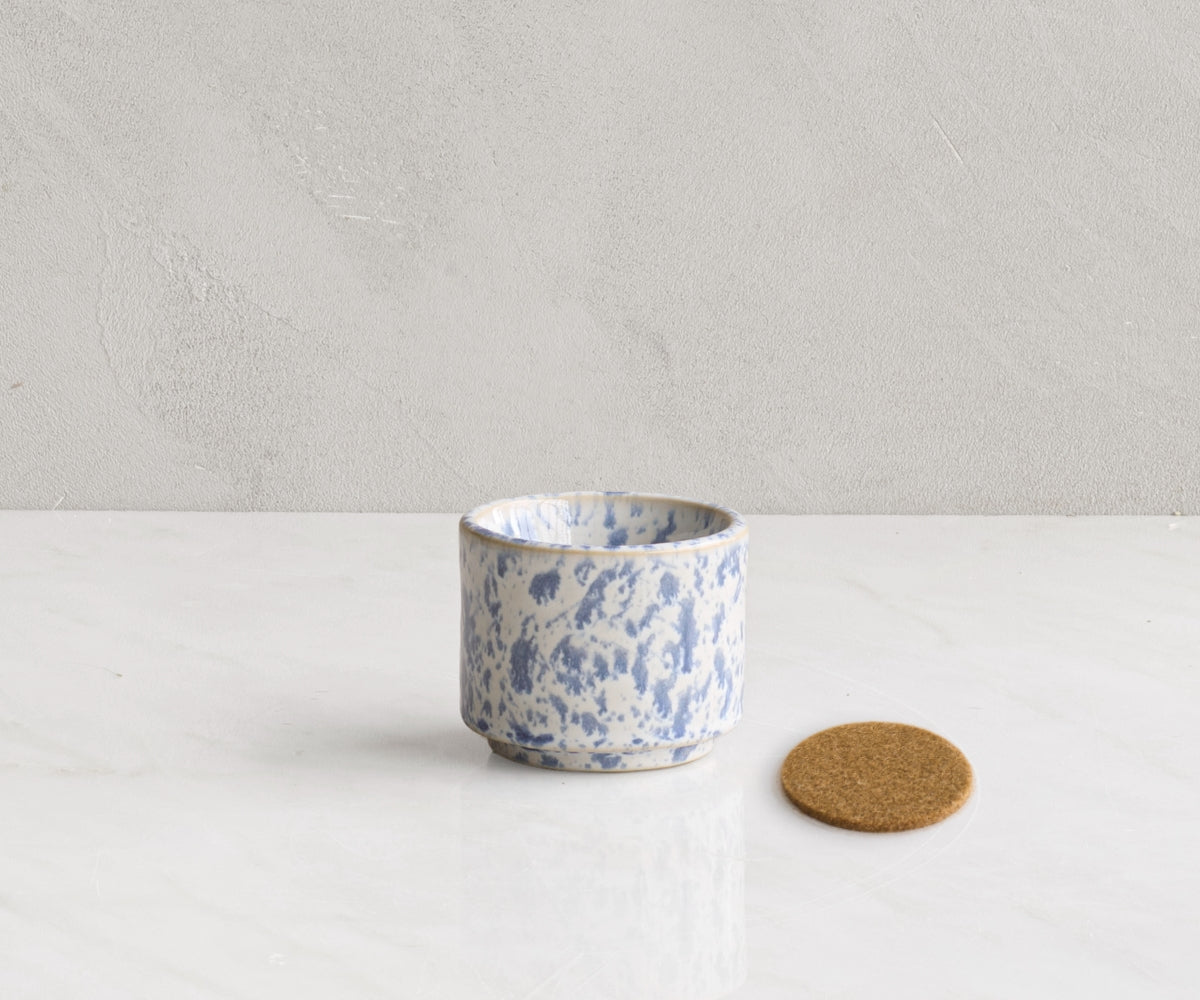 Mini urn met theelichthouder 'HELIOS' – wit & blauw gespikkeld, 50 ml (foto 4)