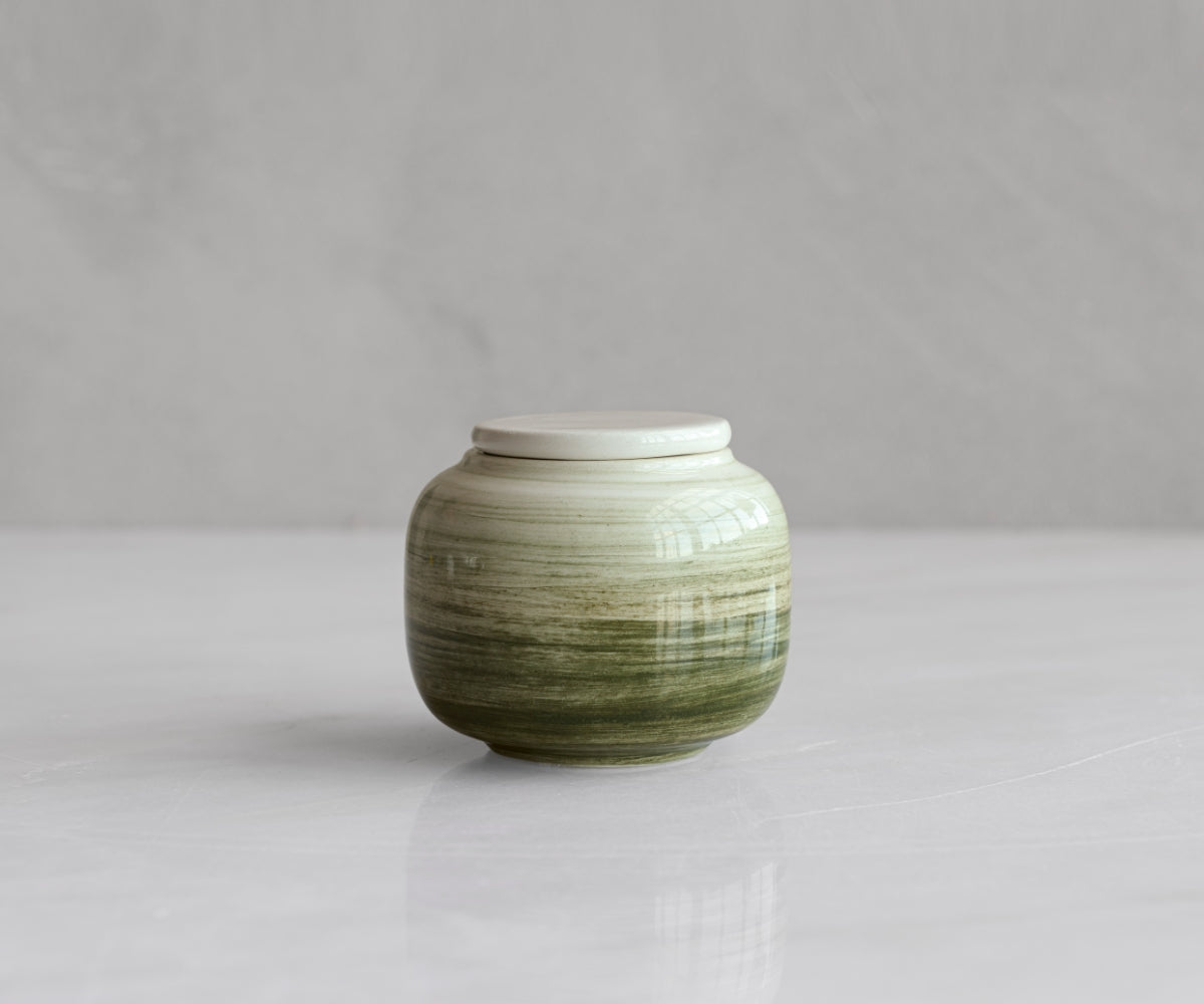 Mini urn keramiek 'KORA' – zacht wit naar groen, 50 ml (foto 3)