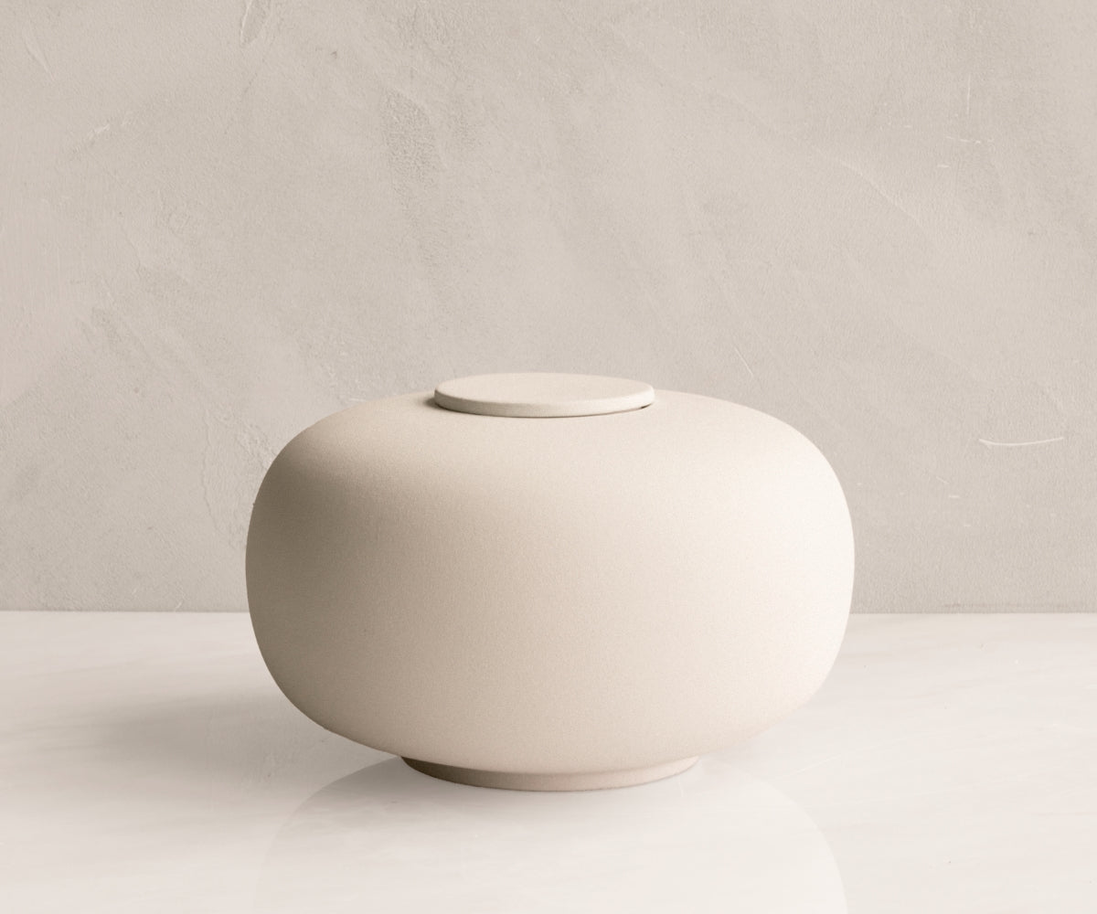 Eco keramieken urn NOMA – beige engobe, 3,6L - zijaanzicht