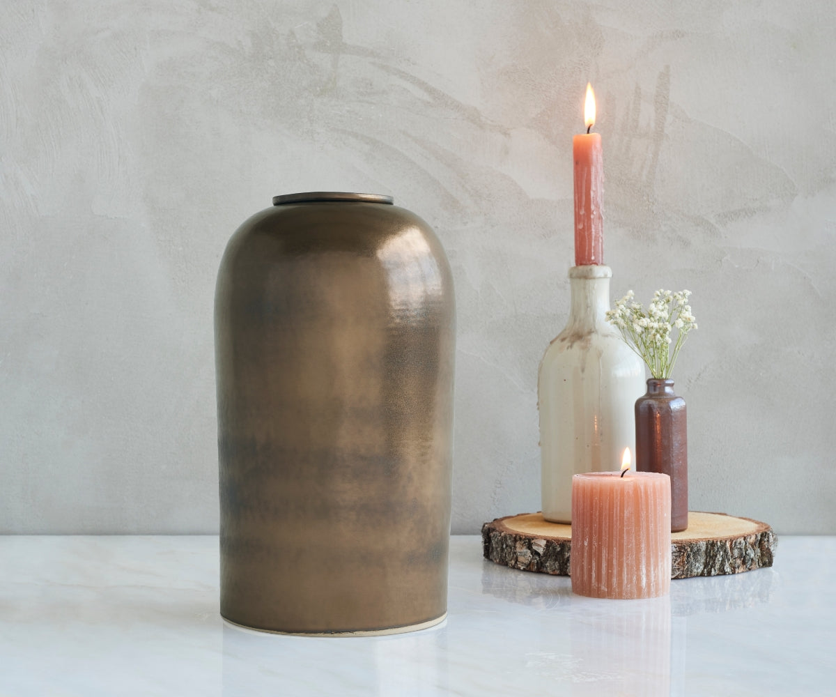 Keramieken urn groot 'PELION' – koper metallic, 3,7L — handgemaakt door ambachtelijke ateliers in België en Portugal (foto 2)