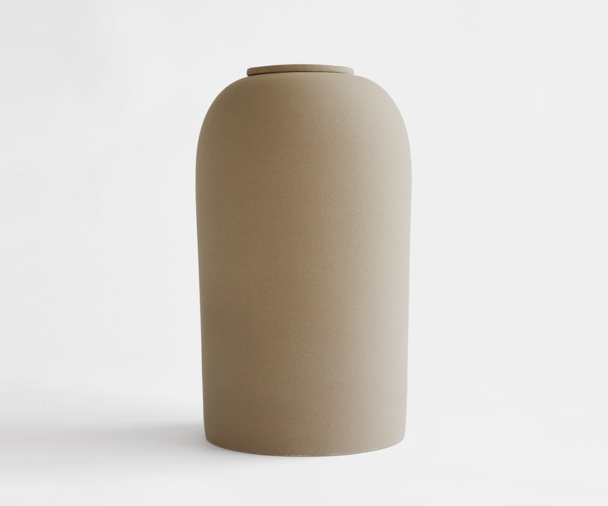 Eco keramieken urn PELION – zandkleurig engobe, 4,4L - zijaanzicht