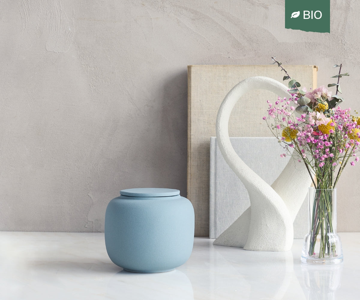 Kleine eco urn 'SERES' – grijsblauw engobe, 700 ml — handgemaakt door ambachtelijke ateliers in België en Portugal (foto 2)