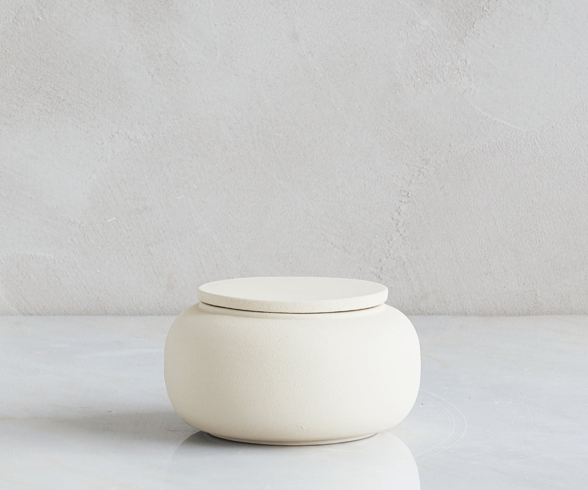 Mini eco urn 'SERES' – beige engobe, 200 ml — handgemaakt door ambachtelijke ateliers in België en Portugal (foto 3)