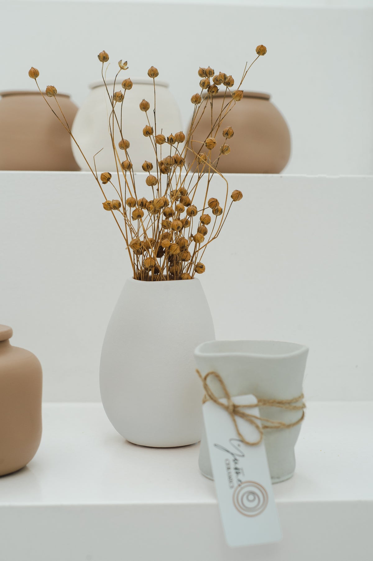 BOHO – handgemaakt vaasje 11 cm in satijn wit