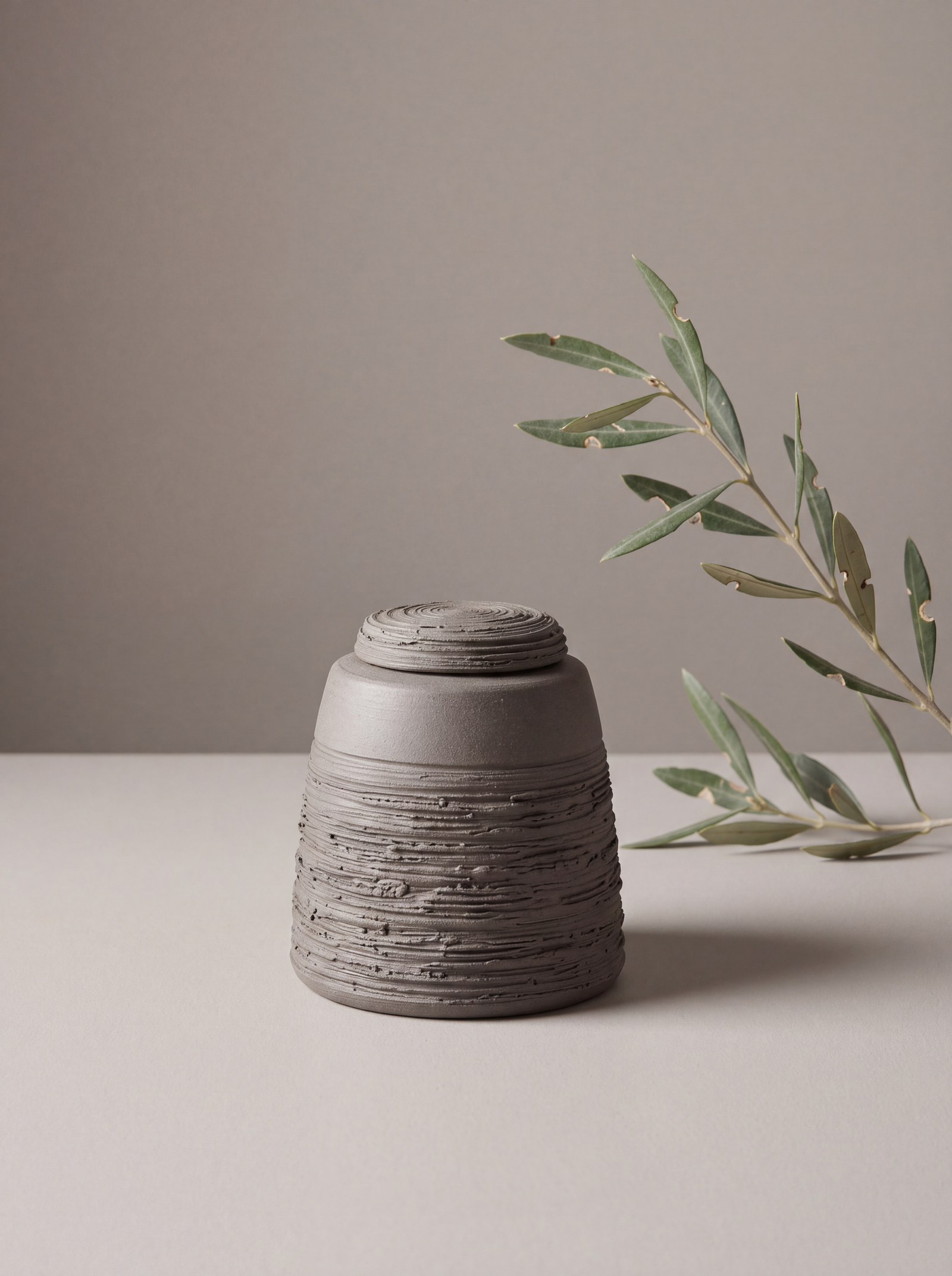 Mini urn 200 ml keramiek, Thames – Londen | Stilte & Vorm