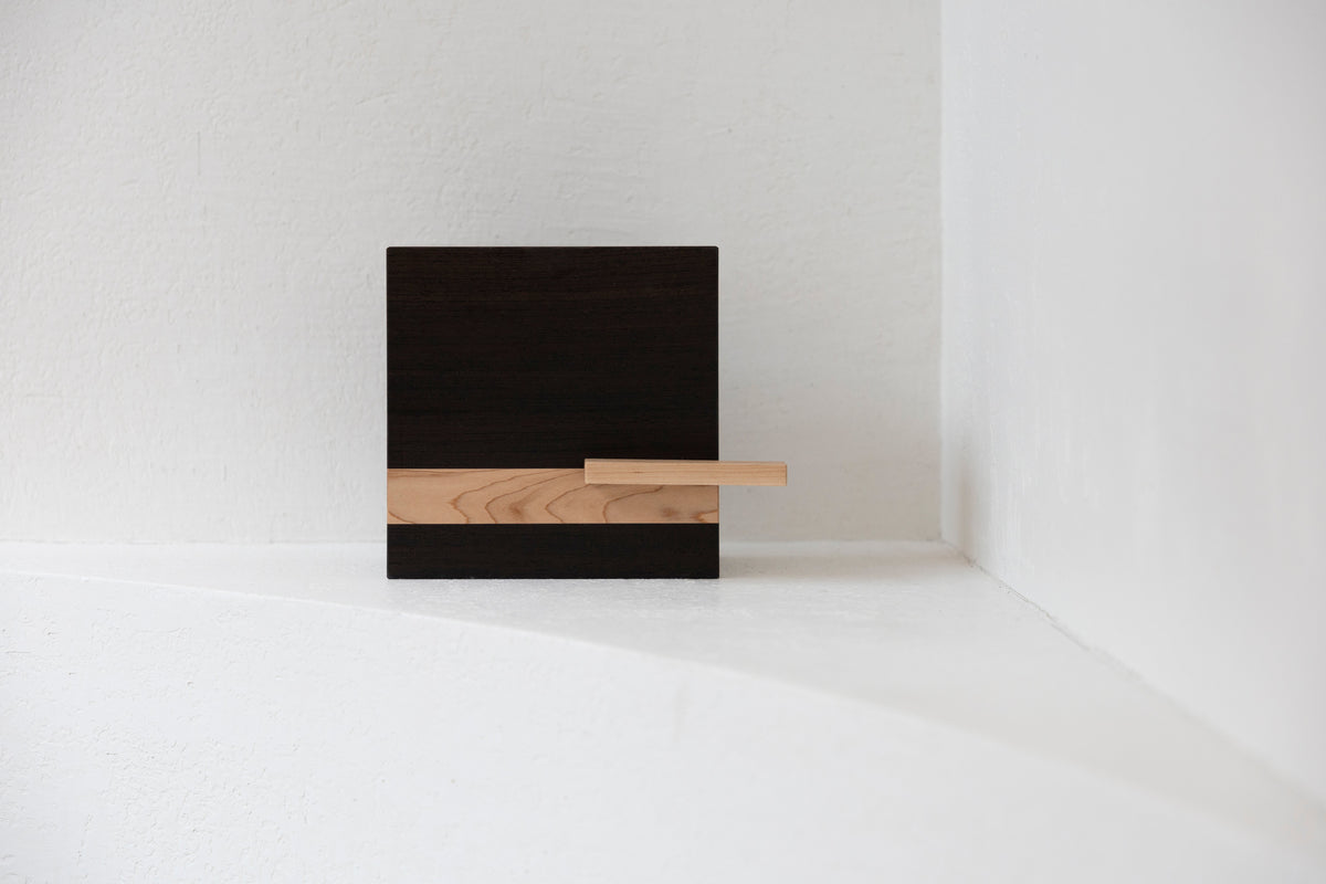 Grote houten urne, Wengé + es
