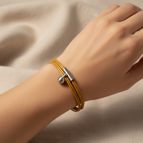 As armband dames Gele Charm, edelstaal – assieraad gedenkarmband | Stilte & Vorm