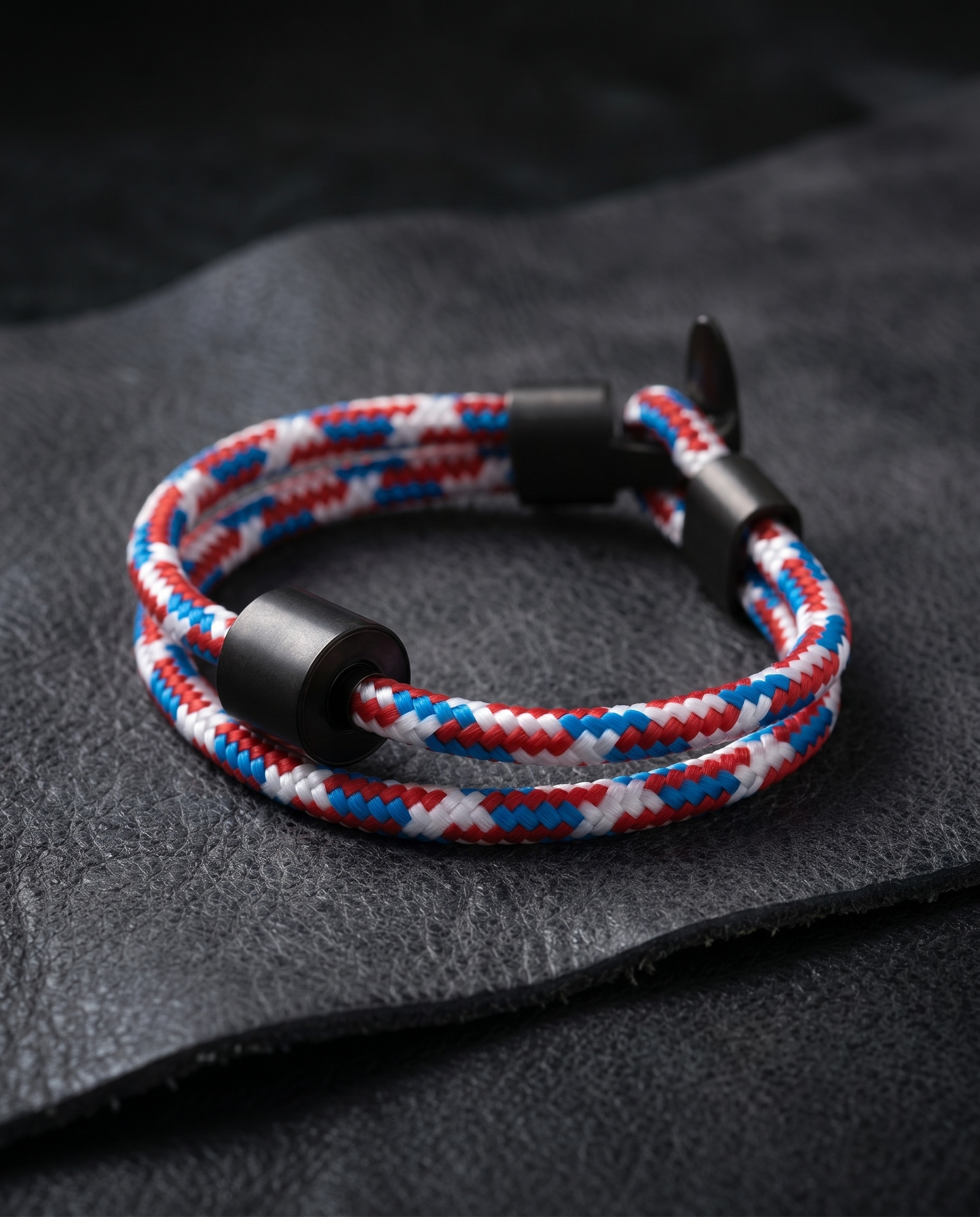 Tommy Koord Armband in black edition