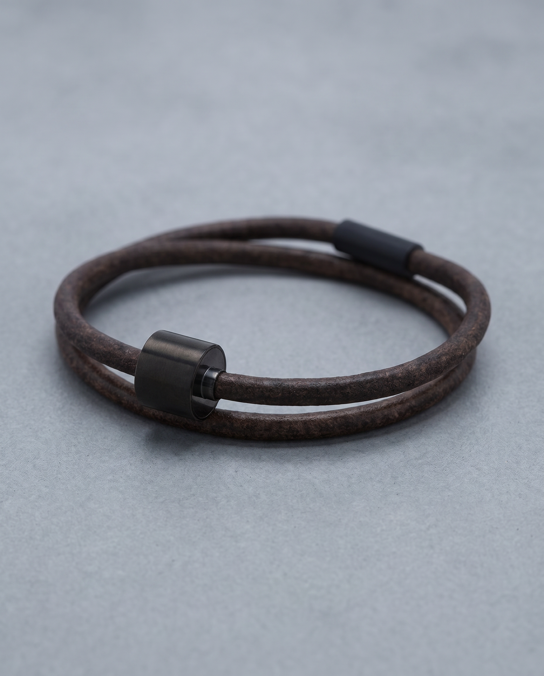 Bruin Glad Leer Armband in black edition