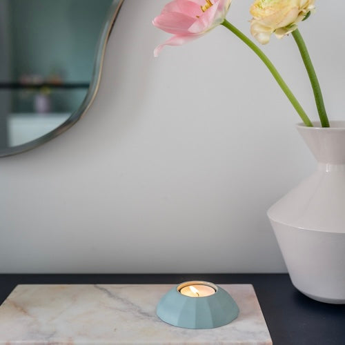 Waxinelichthouder bij urn mint – Meissa