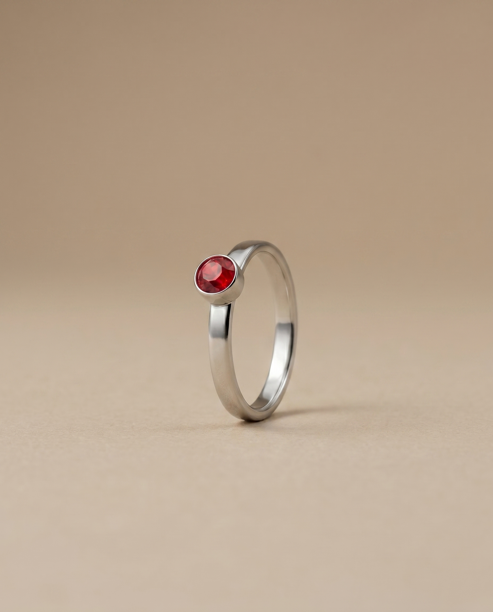 Januari Granaat Ring in edelstaal