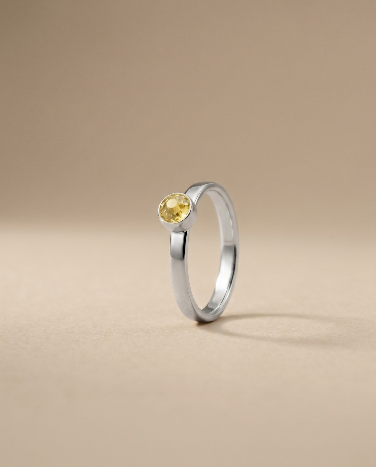 November Citrien Ring in edelstaal