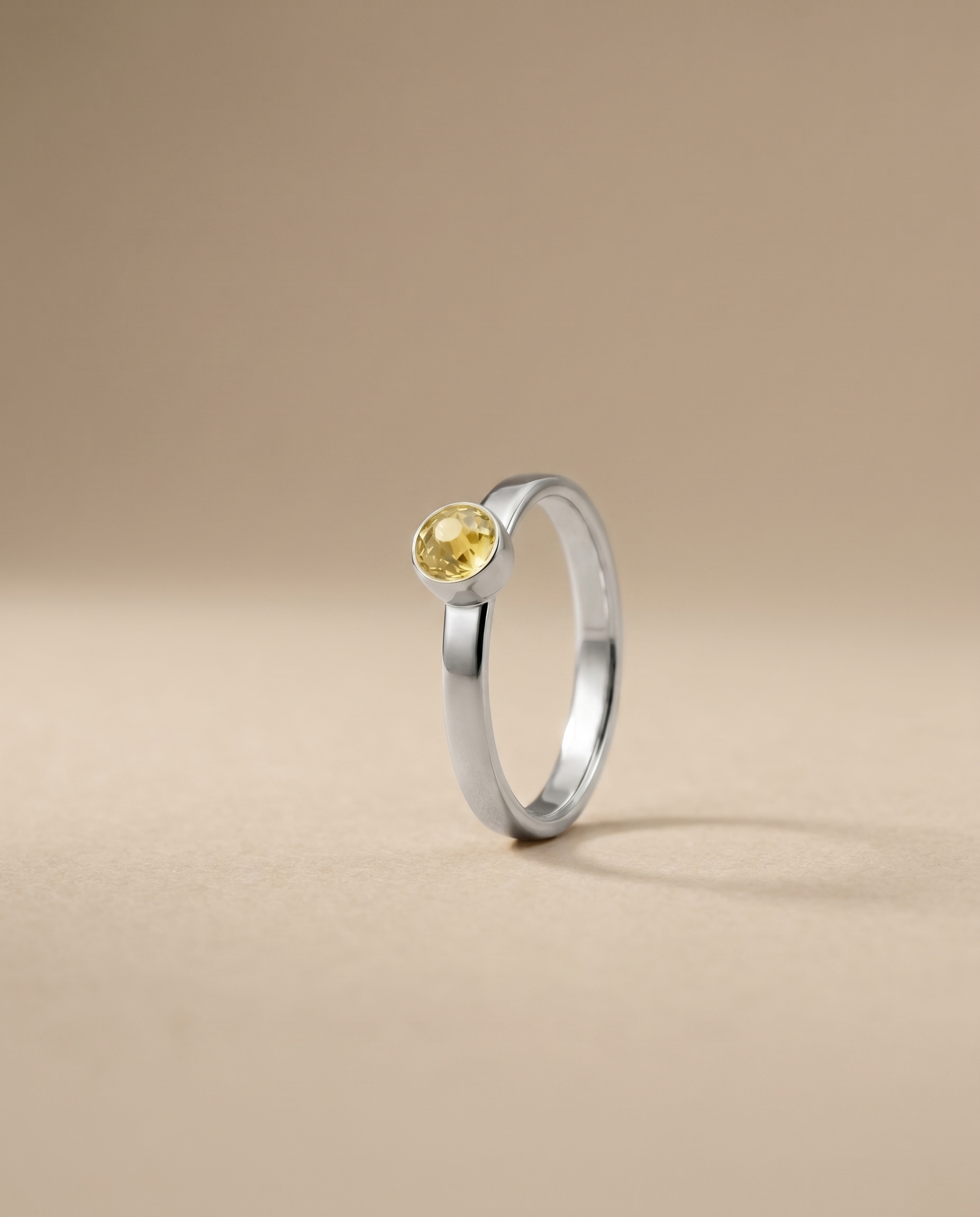 November Citrien Ring in edelstaal