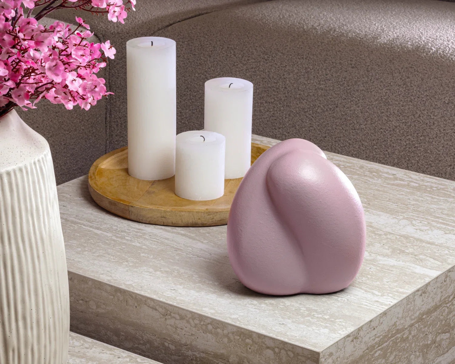 Embrace mini urn bloom