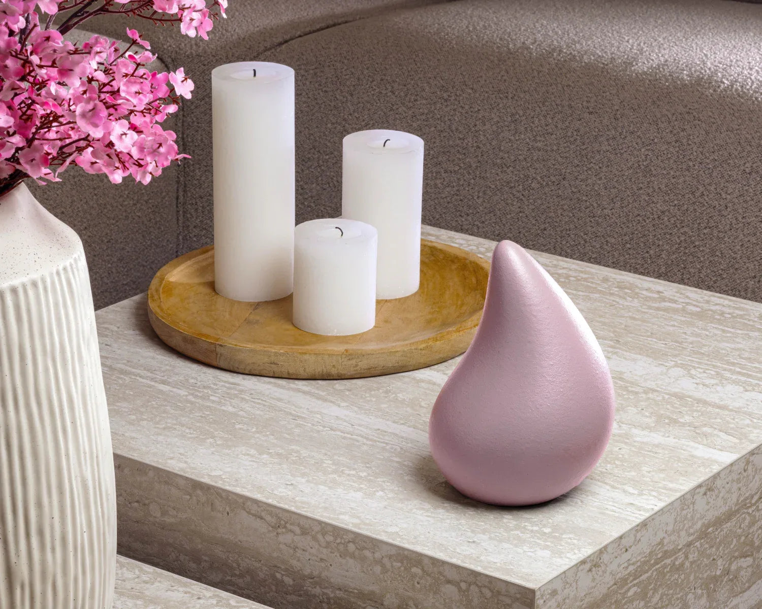 Teardrop mini urn bloom